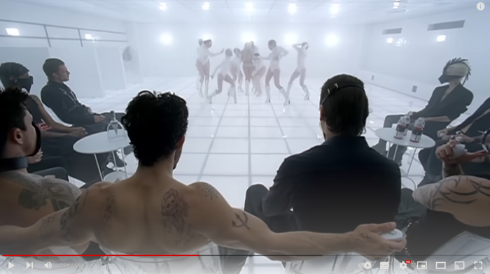 14 năm trước, một nữ ca sĩ từng vạch trần các 'bữa tiệc trắng' nhưng không ai biết? Ảnh 4