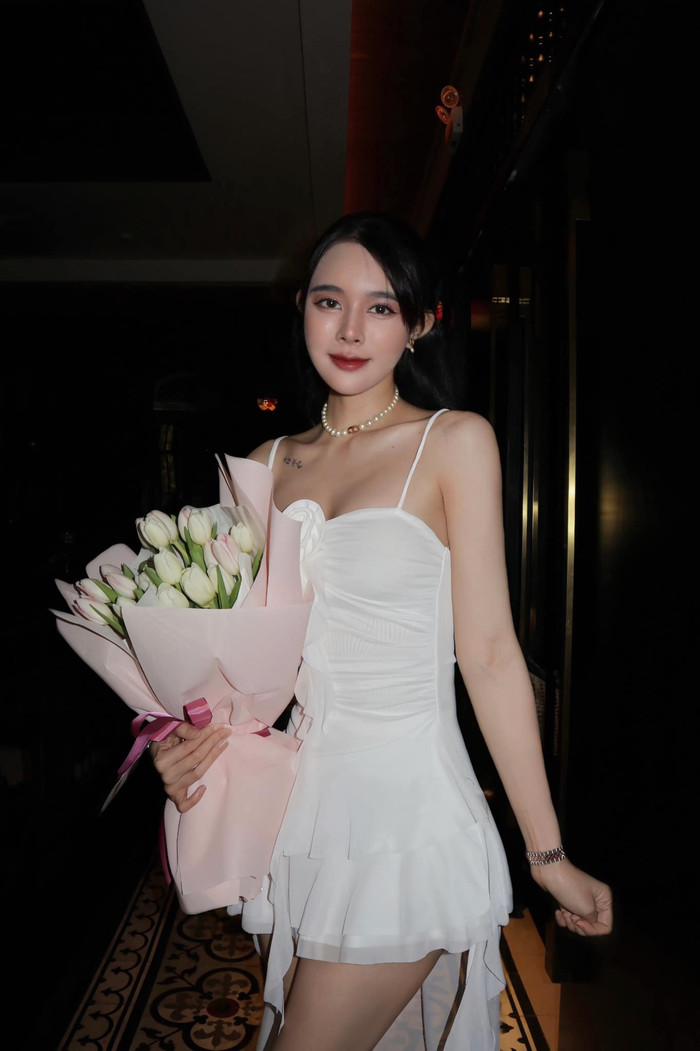 Chuyện tình cảm của hot girl Bích Hạnh và cầu thủ Vũ Văn Thanh nhận được sự quan tâm.