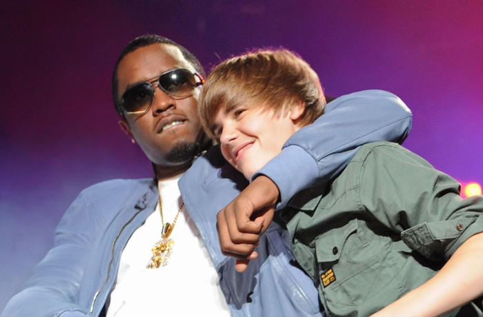 Việc quen biết và được Diddy nâng đỡ trong sự nghiệp cũng khiến Justin Bieber từ hoàng tử nhạc pop thành gã trai hư showbiz.