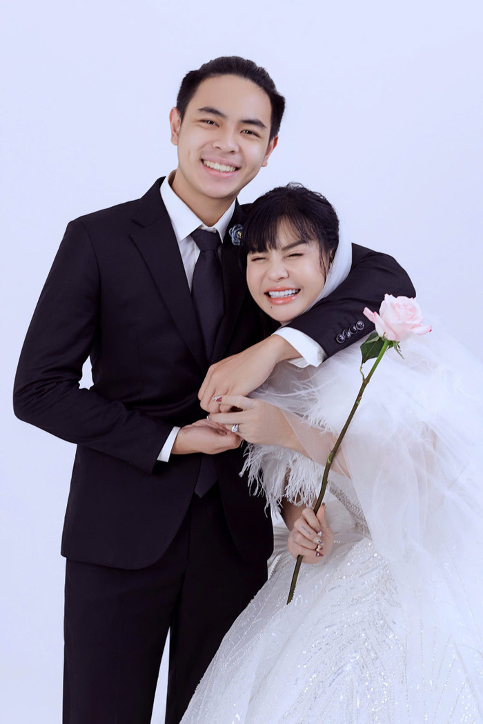 Cát Phượng cho biết con trai ít nói nhưng rất tình cảm.