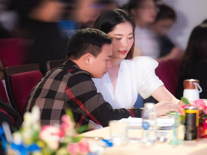 Bạn trai Nam Em có động thái rõ ràng sau khi 'gương vỡ lại lành'.