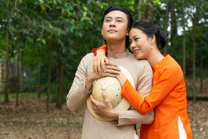 Đông Dương từng được Hoàng Mập và Việt Hương dìu dắt vào nghề.