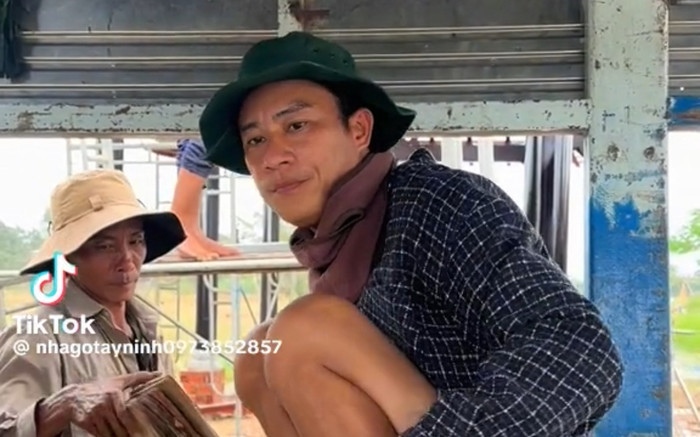 Sao Việt vướng ồn ào gia đình cố NSƯT Vũ Linh nay được bắt gặp đi phụ hồ Ảnh 2