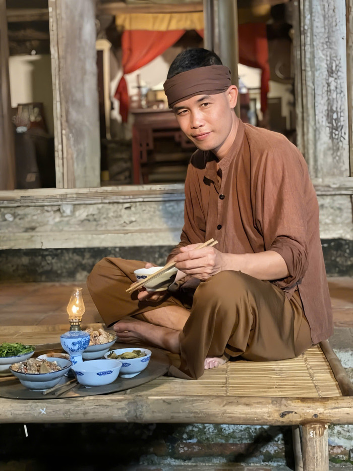 Diễn viên Hiệp Gà gây ấn tượng với khán giả quan nhiều vai diễn hài hước.