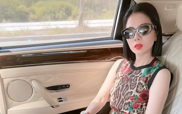 Ngỡ ngàng với giá trị kho đồ lưu trữ của Lệ Quyên Ảnh 2