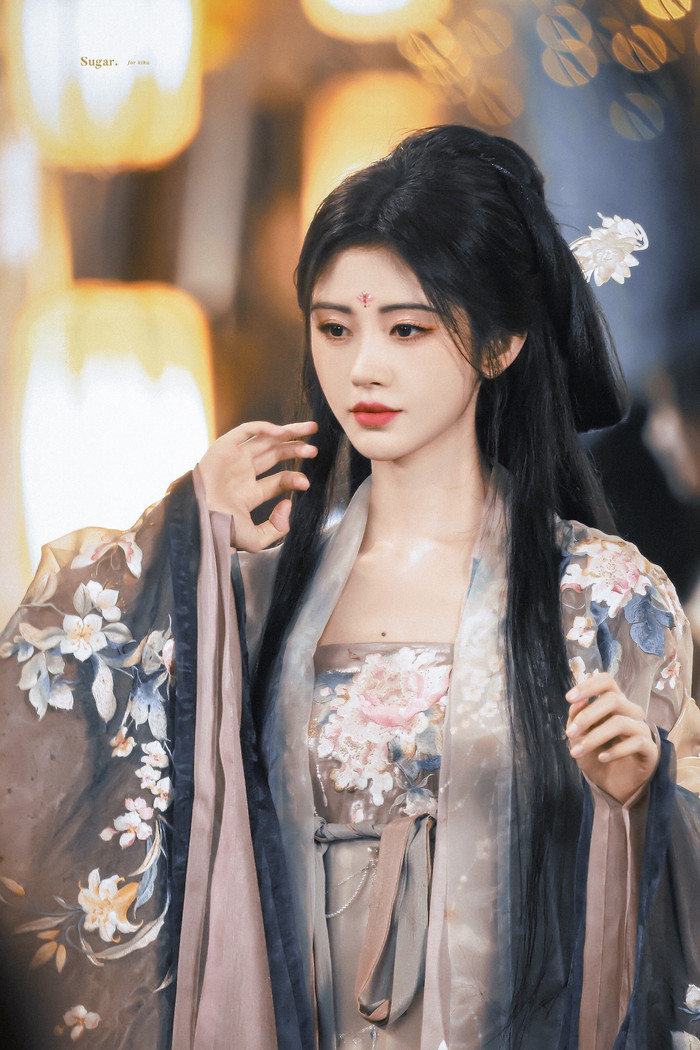 Đẳng cấp của Cúc Tịnh Y Ảnh 4