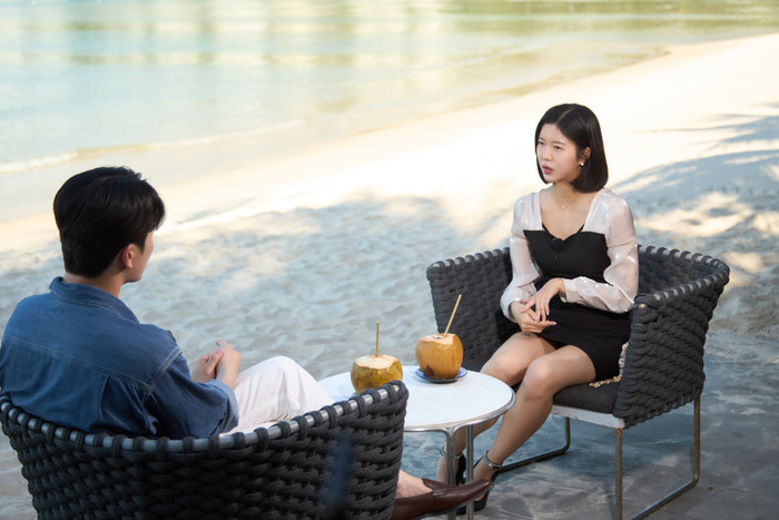 Hooyeon và Minuk thẳng thắn trò chuyện với nhau, chia sẻ cảm xúc trong lòng.