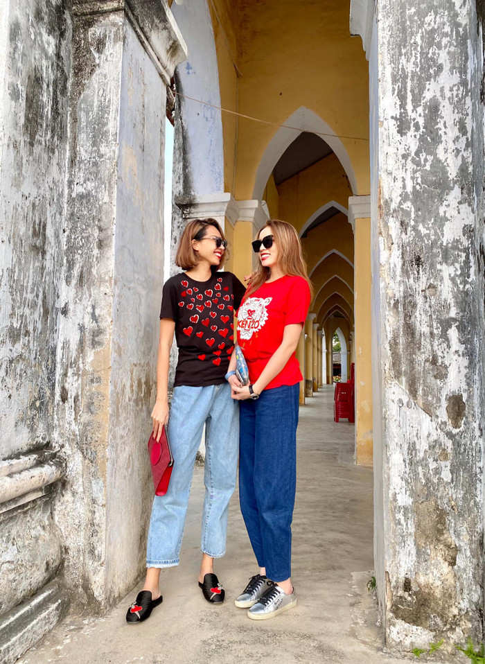 Kỳ Duyên và Minh Triệu còn thân thiết đến mức thường xuyên về nhà nhau chơi, gặp gỡ gia đình hai bên. Ảnh: FBNV