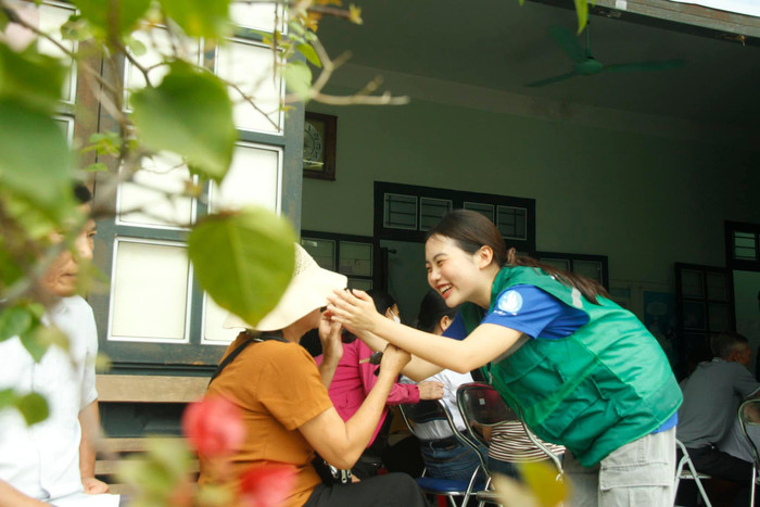 Phương Mỹ Chi để lộ 'thương tích' sau chuyến đi tình nguyện ở miền Bắc Ảnh 4