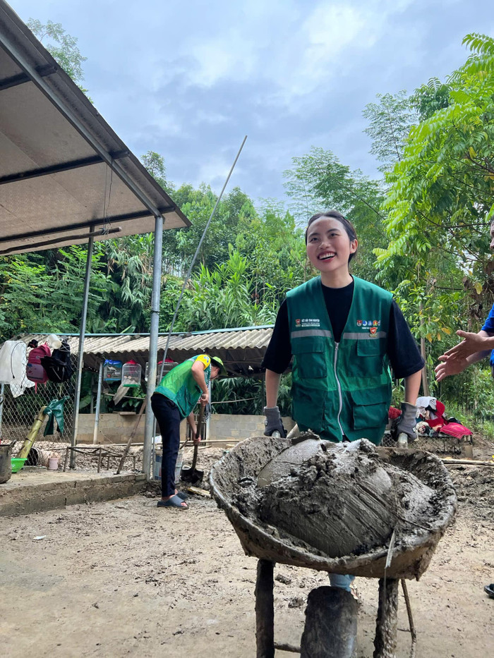 Phương Mỹ Chi để lộ 'thương tích' sau chuyến đi tình nguyện ở miền Bắc Ảnh 2