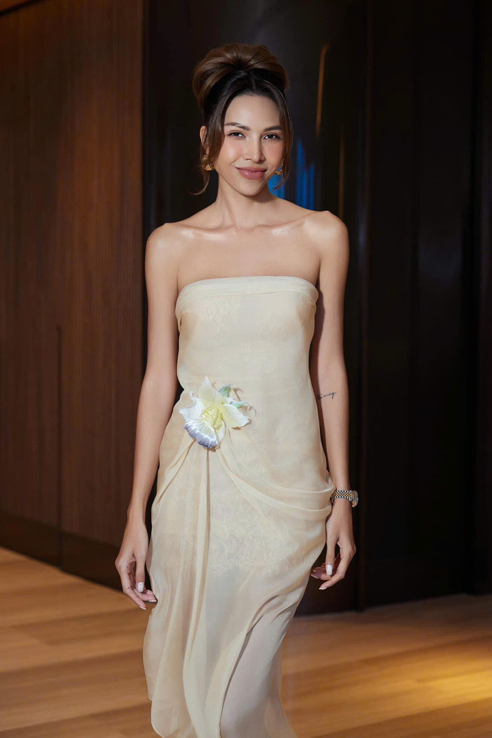 Người đẹp ngày càng nhuận sắc theo thời gian.