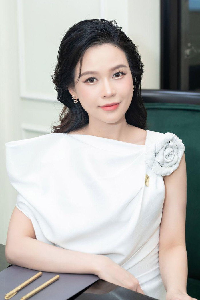 Ngoài hoạt động nghệ thuật, hiện Sam còn thử sức ở lĩnh vực kinh doanh.