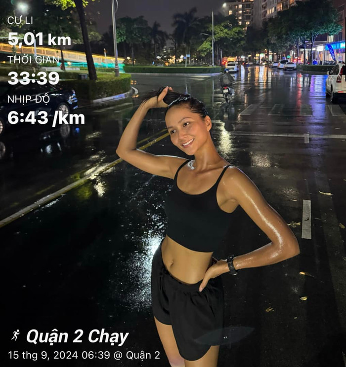 H'Hen Niê lộ thân hình gầy trơ xương, gây lo ngại về tình trạng sức khỏe Ảnh 2