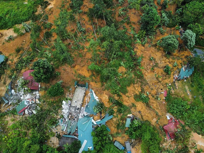 Lũ quét gây thiệt hại nặng nề về tài sản của nhân dân. Ảnh: Dân Trí.