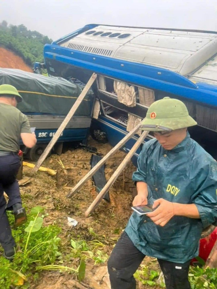 Hiện trường vụ sạt lở khiến 11 người thương vong, cuốn trôi 1 xe khách ở Hà Giang Ảnh 3