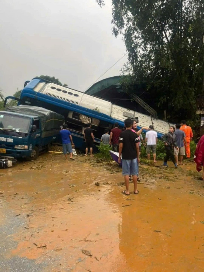 Hiện trường vụ sạt lở khiến 11 người thương vong, cuốn trôi 1 xe khách ở Hà Giang Ảnh 9