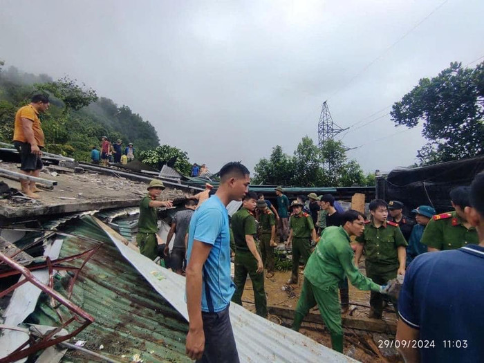 Hiện trường vụ sạt lở khiến 11 người thương vong, cuốn trôi 1 xe khách ở Hà Giang Ảnh 10