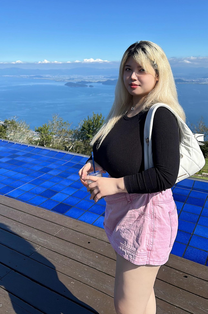 10X Hải Dương vẫn thường xuyên nhận về những lời bình luận tiêu cực về ngoại hình nhưng cô quyết định bơ đi mà sống.