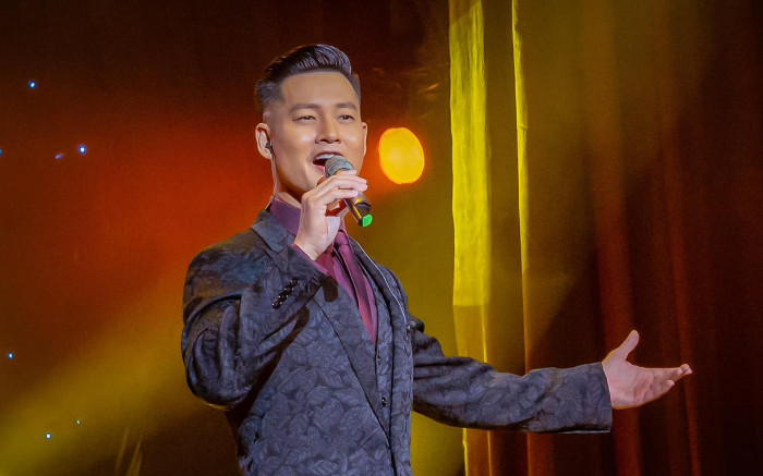 Nam ca sĩ Việt từng có cát xê 2 tỷ: 'Học cho lắm rồi bị một cậu nhóc bỏ học chọc tức' Ảnh 2