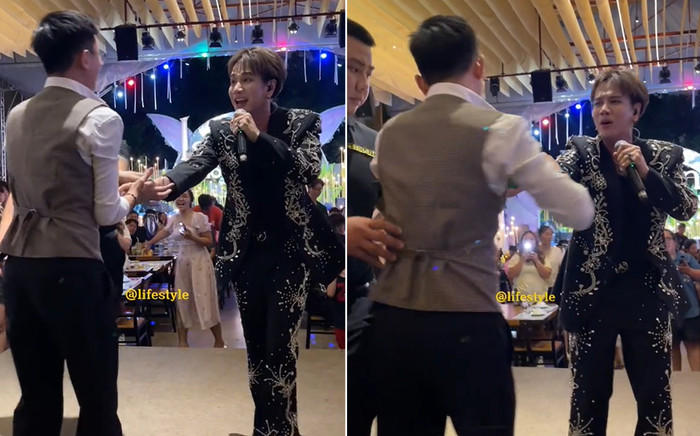 Nam ca sĩ Việt đang biểu diễn thì khán giả lên sân khấu nhét tiền vào tay, khó xử ra mặt Ảnh 2