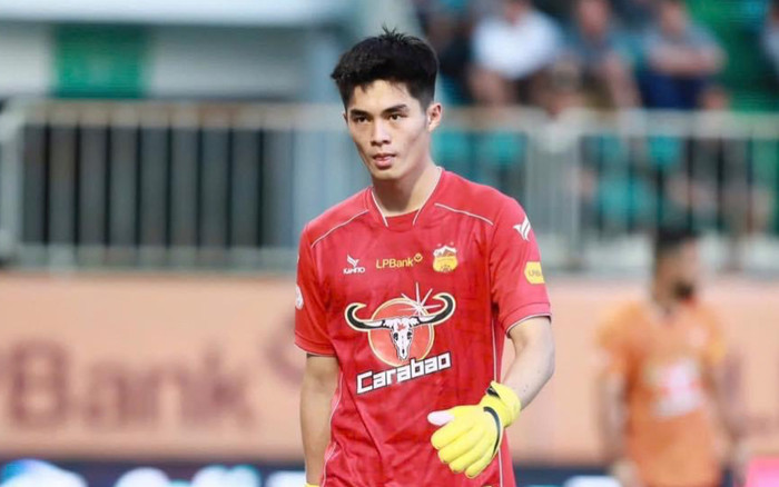 Sao trẻ HAGL thay thủ môn Bùi Tiến Dũng ghi '100 điểm' với HLV Kim Sang Sik Ảnh 2