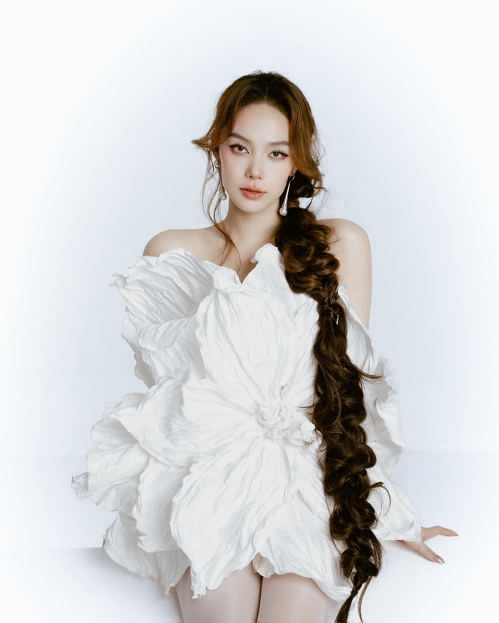Minh Hằng đang thể hiện sự quyết tâm đối với việc sẽ 'thi đấu' trong chương trình truyền hình. Ảnh: FBNV