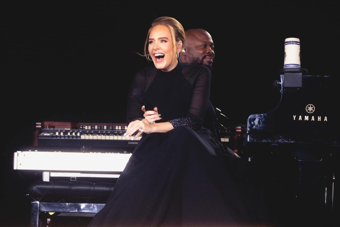 Chuỗi concert của Adele tại Đức: Xô đổ kỷ lục của Taylor Swift, được trả bao nhiêu tiền? Ảnh 2