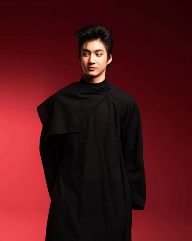 Matthis sở hữu ngoại hình điển trai với chiều cao 1,87m.