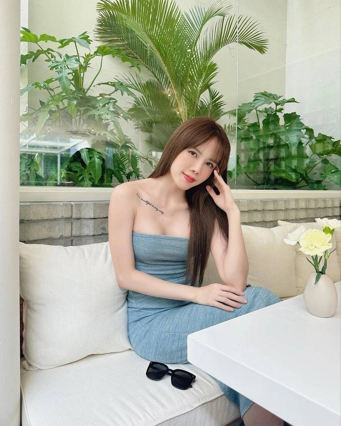 Thiều Bảo Trâm đang hạnh phúc dù yêu xa.