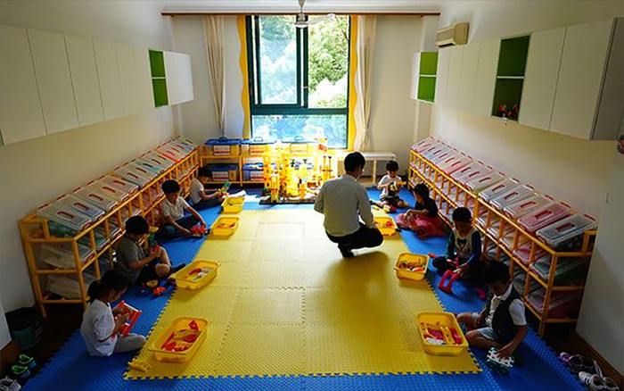 Cậu bé bị đau họng sau khi tan học, trích xuất camera ở lớp khiến người mẹ giận dữ Ảnh 2