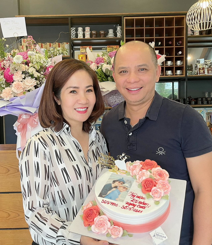 Vợ chồng NSƯT Nguyệt Hằng sống chung gần 30 năm.