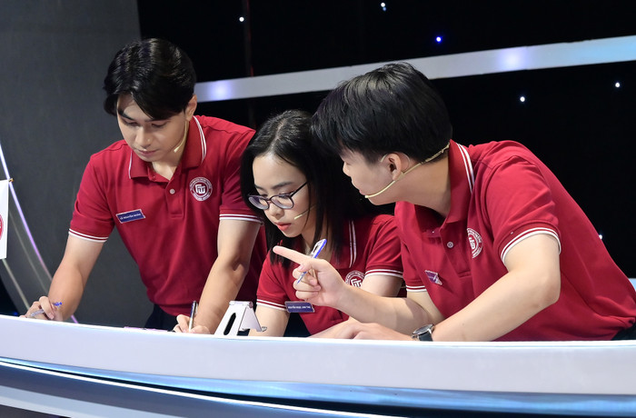 Trường Đại học Ngoại thương trong tập đầu tiên của chương trình.