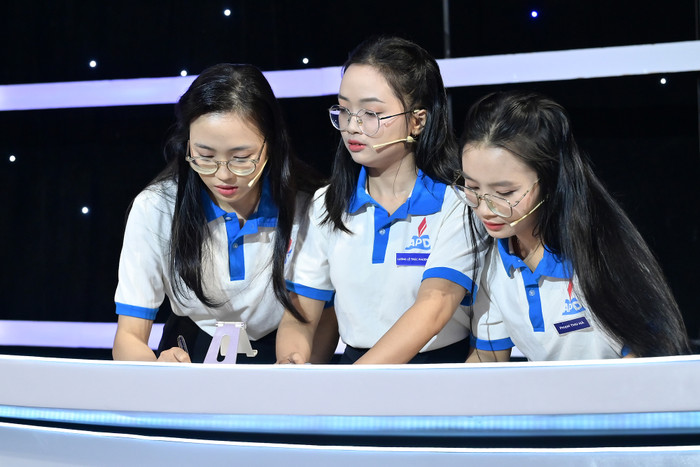 Học viện Chính sách và Phát triển là đội đầu tiên giành chiến thắng. 