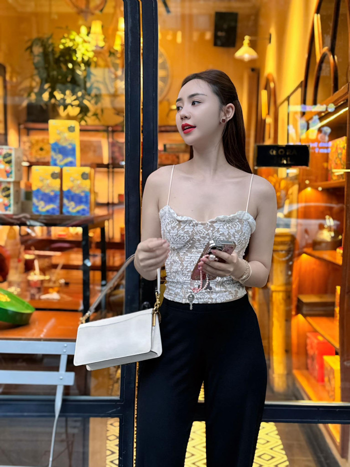 Thời gian qua, Quỳnh Kool vướng nghi vấn cặp kè đại gia và chơi pickleball vì xe G63.&nbsp;