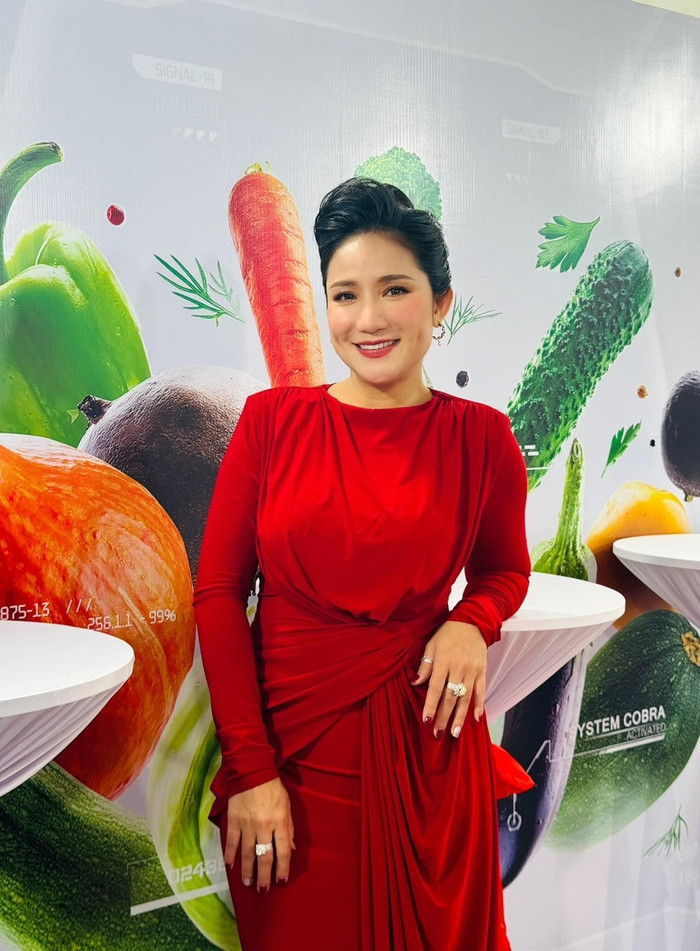 Bị chê 'già quá trời quá đất', Cát Tường đáp trả gắt Ảnh 4