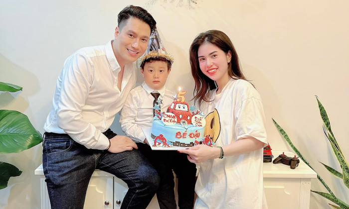 Việt Anh và Hương Trần nhiều lần xích mích về tiền trợ cấp, chọn trường cho con...