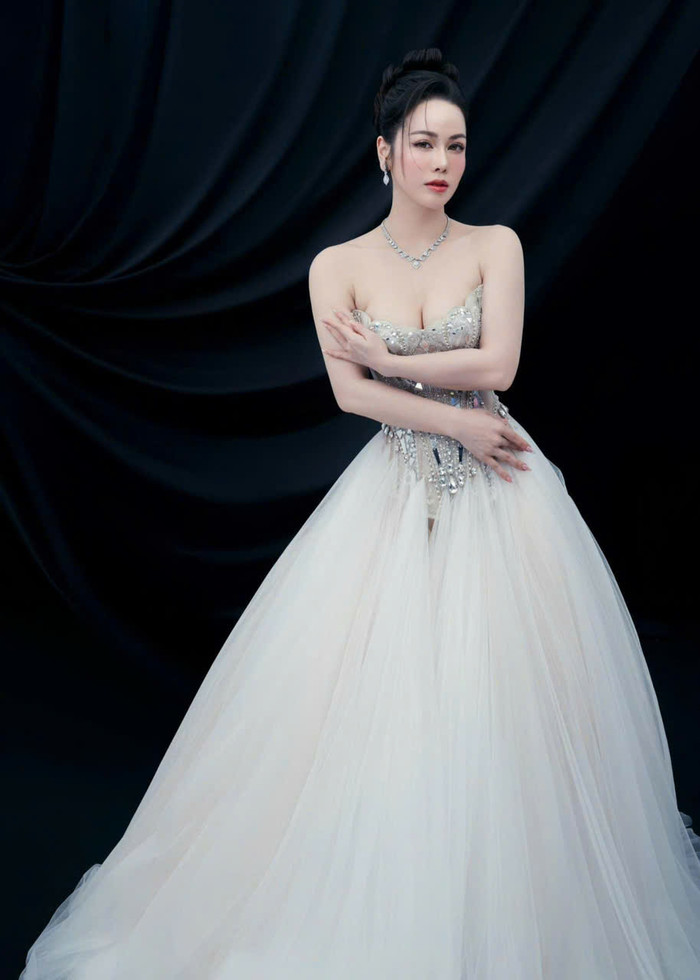 Nữ diễn viên tiết lộ chuyện đang độc thân.