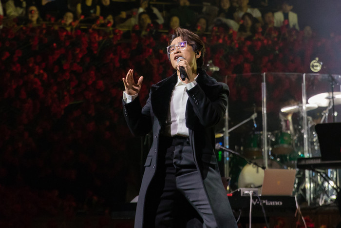 Hà Anh Tuấn thăng hoa trong 'thánh đường' âm nhạc của thế giới - Nhà hát Sydney Opera House.