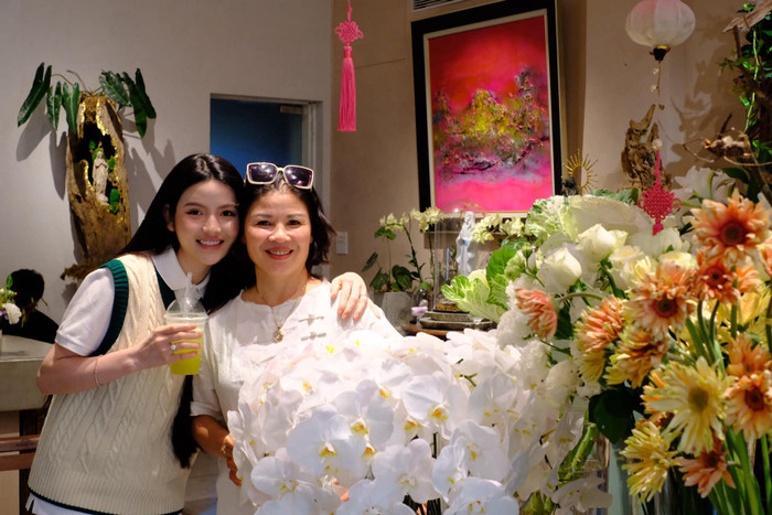 Vợ Quang Hải khoe ảnh thân thiết bên mẹ chồng.&nbsp;