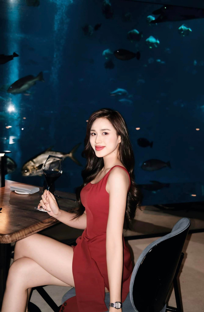 Tuy vậy, Hoa hậu Đỗ Thị Hà không xác nhận hay phủ nhận thông tin sắp lấy chồng. Trong một cuộc trò chuyện với Saostar, nàng hậu cho biết: “Nếu có sự chắc chắn về tình cảm hay những tính toán xa hơn trong tương lai, nhất định tôi sẽ chia sẻ với mọi người”.
