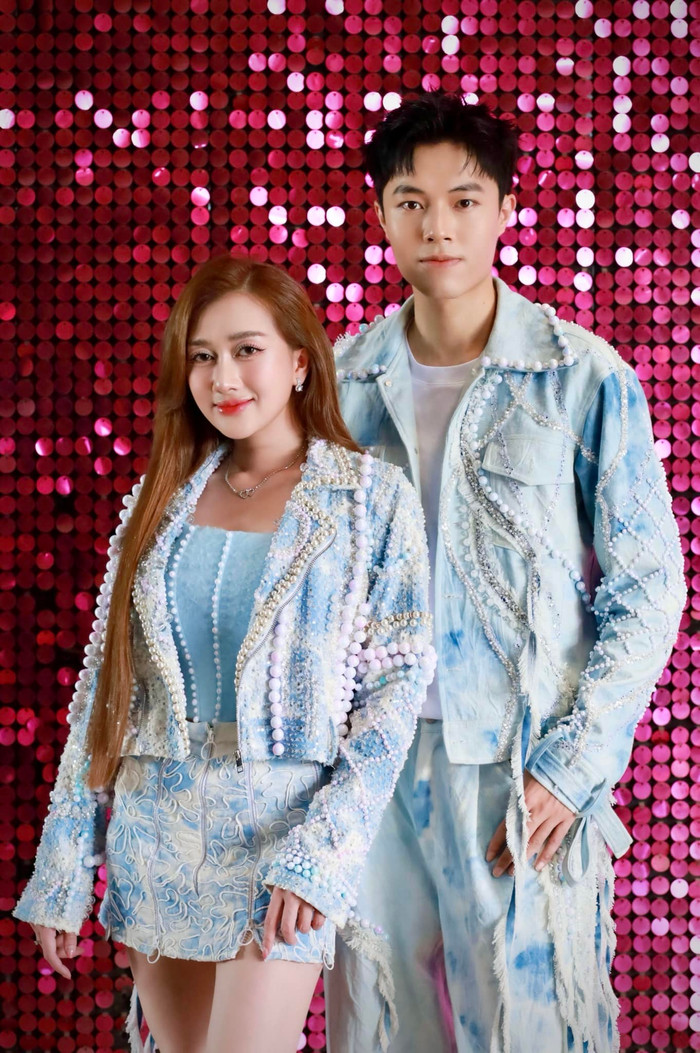 Phan Đạt luôn đồng hành cùng Phương Lan trong mọi lịch trình công việc. Ảnh: FBNV