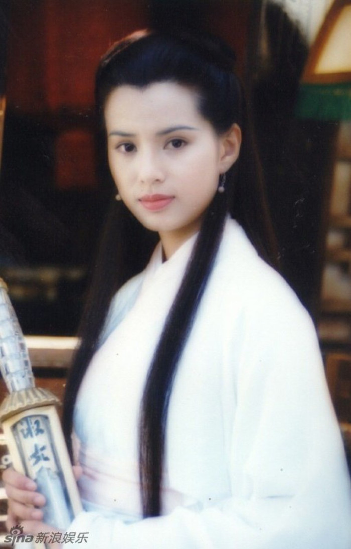 Tình duyên của Lý Nhược Đồng còn lận đận hơn cả vai Tiểu Long Nữ.