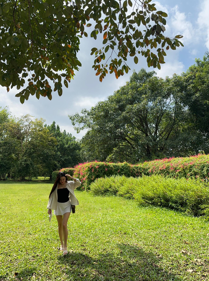 Từ khi có bầu, vợ Đặng Văn Lâm gần như không đăng ảnh cận mặt hoặc cận vóc dáng như trước đây. Ảnh: FBNV