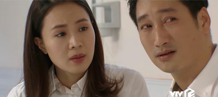 Hồng Diễm - Ngọc Quỳnh gây ấn tượng khi vào vai vợ chồng trong Hoa hồng trên ngực trái.