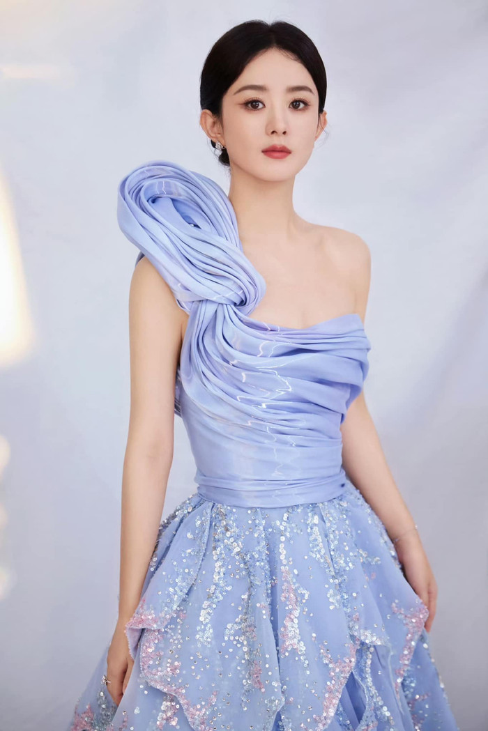 Triệu Lệ Dĩnh ngày càng nhuận sắc sau ly hôn. Ảnh: Sưu tầm