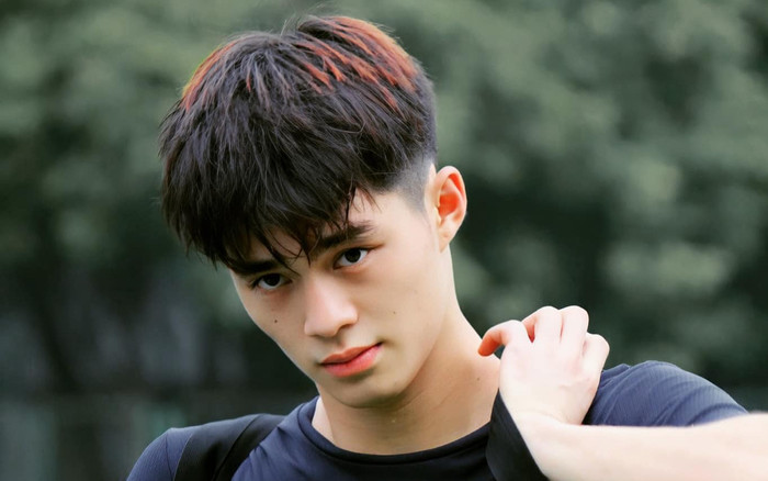 Vẻ điển trai gây sốt của thủ môn HAGL cao 1m90 thay thế Bùi Tiến Dũng Ảnh 2