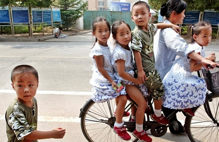 5 đứa trẻ chào đời khỏe mạnh, thu hút sự chú ý lớn của truyền thông Trung Quốc.