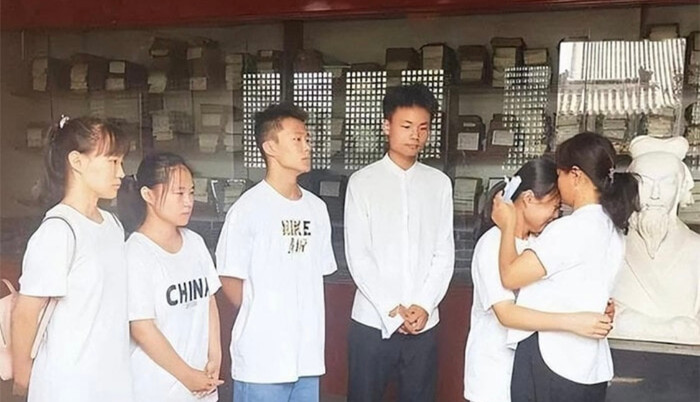 Các con lớn lên đều rất ngoan ngoãn và trưởng thành.