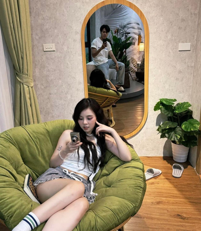 Ảnh chụp chung của cặp đôi đình đám Vbiz hồi còn mặn nồng.