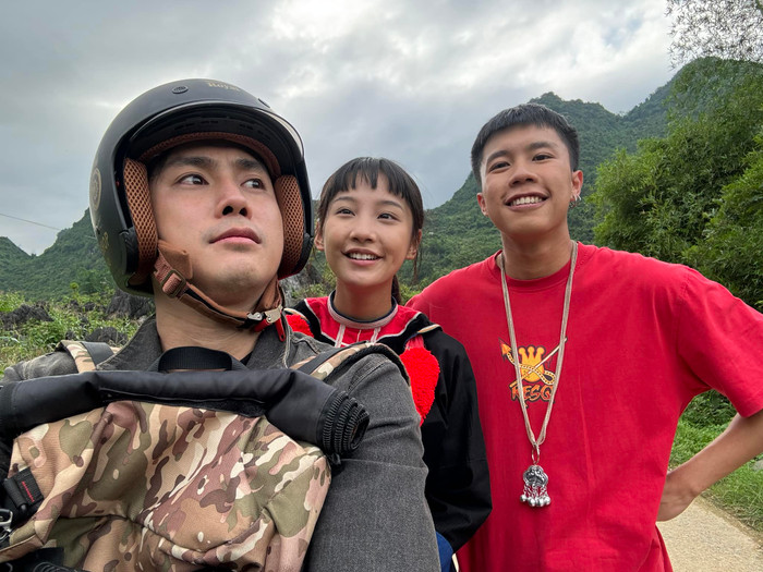 Vương Anh Ole đang đảm nhiệm vai Thái trong phim Đi Giữa Trời Rực Rỡ.